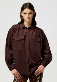 Wrangler LONG SLEEVE YOKE WESTERN FOR LOOSE FIT - Blus - mahogany