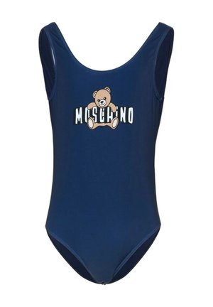 Granatowy jednoczęściowy strój kąpielowy z szerokimi ramiączkami i grafiką misia nad słowem "Moschino" na klatce piersiowej.