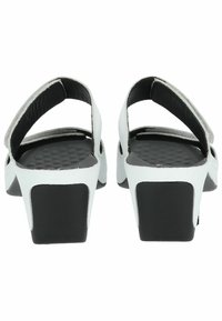 Vital Schuhe Pantofle na podpatku - weiß