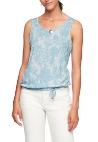 Jasnoniebieski top bez rękawów w siateczkowy wzór z kwiatowym motywem, z troczkiem u dołu i miękką teksturą tkaniny.