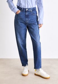 Tommy Jeans - MOM - Vaqueros boyfriend - dark blue Imagen en miniatura 1