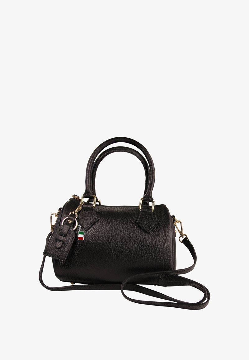 Schwarze Lederhandtasche mit strukturiertem Oberflächen, zwei Griffen, abnehmbarem Schulterriemen und goldenen Beschlägen. Verfügt über ein Akzentetikett mit italienischer Flagge.
