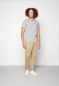 Levi's® JOGGER - Broek - harvest gold