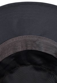 Chapeau seau en tissu noir et gris présentant un bord cousu et une doublure intérieure en maille pour la respirabilité et le confort.