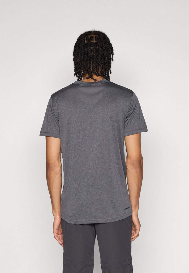 Grijze sport t-shirt van lichtgewicht, vochtregulerende stof; heeft korte mouwen en een standaard pasvorm, met een ronde hals.