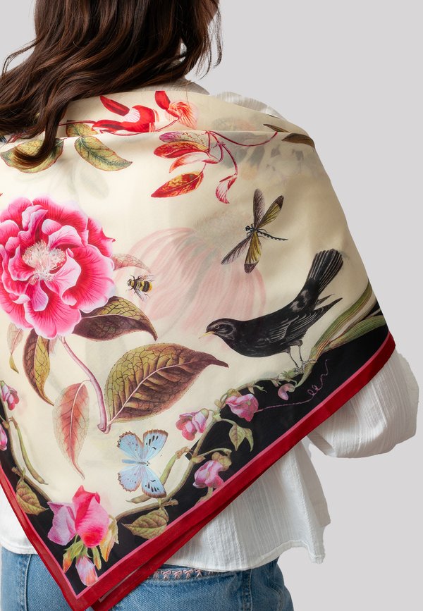 WONDERLAND SCENE SQUARE - Tuch