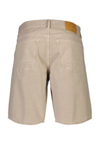 Beige denim shorts met een standaard tailleband, twee achterzakken en een leren label op de achterkant. Kenmerkt zich door stiksels langs de zoom.