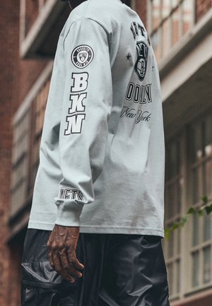 Squadra - grey