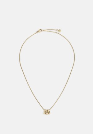 Fin guldkæde med tre små, glatte gulddråbevedhæng, der hænger sammen i midten.