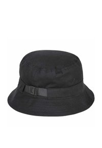 Czarny kapelusz typu bucket z tkaniny, z szerokim, miękkim rondem i regulowanym paskiem. Prosty design bez wzorów ani dodatkowych akcentów.