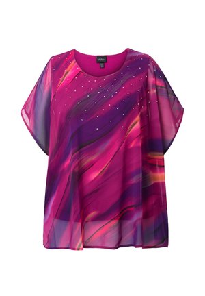Blusa fluida a maniche corte con vortici astratti rosa, viola e arancioni, decorata con piccoli borchie d'argento sulla parte superiore anteriore.