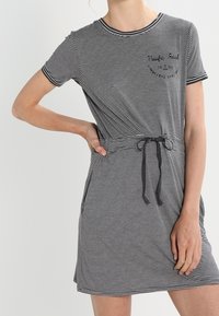 TWINTIP Jerseyjurk - mottled dark grey