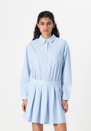PCAIDA DRESS - Skjortekjole - blue bell/white