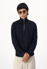 Jack & Jones PREMIUM JPRBLAMILANO HALF ZIP - Pulóver - night sky