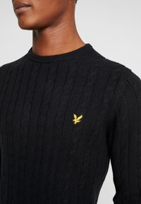 Lyle & Scott Strickpullover - black