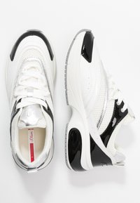 s.Oliver Trainers - white/black