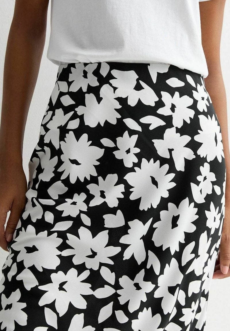 Jupe Asymétrique Noire SHEIN Taille L