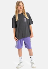 Niewybrane, dark shadow