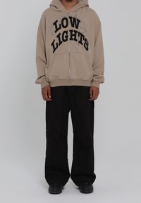 LOW LIGHTS STUDIOS® Sudadera con cremallera - beige
