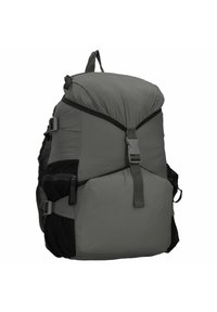 Grauer Rucksack mit gepolstertem Oberteil, verstellbaren Trägern, seitlichen Netztaschen und zentralem Schnallenverschluss. Hergestellt aus strapazierfähigem Material.