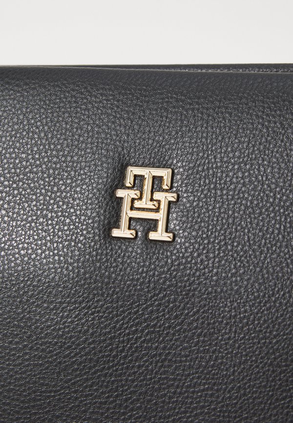 LEGACY SATCHEL - Handbag3