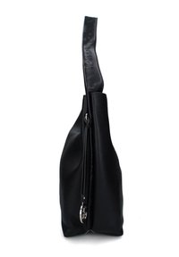 Borsa a spalla nera in pelle con superficie texturizzata, caratterizzata da un design elegante, dettagli con zip e una tracolla impunturata.