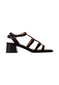 Sandale à talon en cuir noir avec plusieurs brides, une bride de cheville à boucle et un talon bloc sur fond blanc.