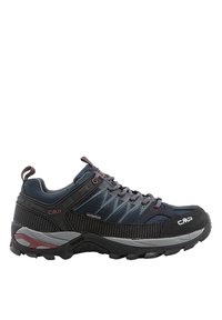 Scarpa da trekking impermeabile nera e grigia con pannelli in rete, dettagli testurizzati e lacci rossi. Presenta una suola robusta per una buona aderenza all'aperto.