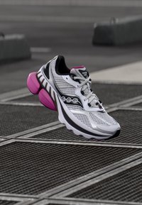 Unausgewählt, silver/pink