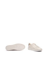 Pikolinos Baskets basses - white