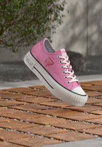 Δεν επιλέχθηκε, light pink