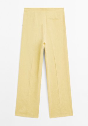 Pantaloni a gamba ampia in tessuto giallo chiaro, caratterizzati da una trama liscia, una tasca posteriore singola e un design pulito e minimalista senza chiusure visibili.