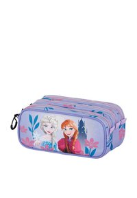 Trousse violette avec des personnages aux cheveux blonds et roux, motifs floraux, et fermeture éclair. Trois compartiments sont visibles.