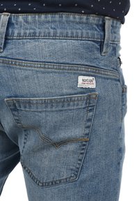 INDICODE JEANS IDHALLOW - Kratke hlače od trapera - blue wash
