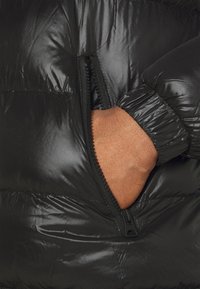 Brave Soul JARED - Parca - black