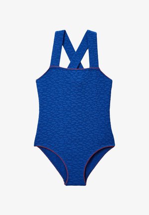 Maillot de bain une pièce bleu texturé avec de larges bretelles croisées sur les épaules et des surpiqûres contrastantes orange le long des bords.