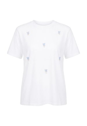 Hvid kortærmet T-shirt med spredte små blå broderede blomster på forsiden. Ingen synlige logoer eller tekst.