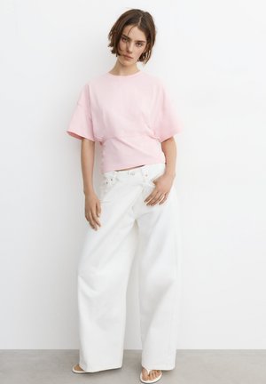 PULL&BEAR, BOXY-FIT PANELLED - T-SHIRT - T-shirt basique - pink
