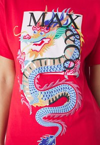 MAX&Co. LACCA - T-shirts print - rot .