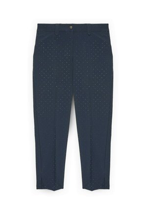 Navyblaue Hose mit einem strukturierten Muster aus kleinen Löchern. Verfügt über einen Knopfverschluss, Seitentaschen und scharfe Falten an der Vorderseite.