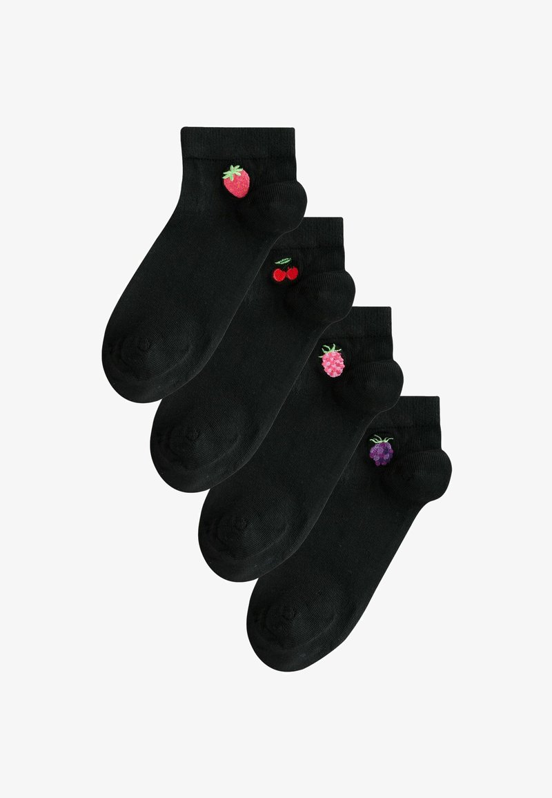 Vier Paar schwarze Knöchelsocken, jeweils mit einem kleinen bestickten Obstmotiv nahe der Bündchen: Erdbeere, Kirschen, Himbeere und Brombeere.
