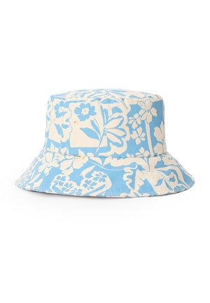 Chapeau bob bleu et blanc avec un motif floral complet composé de diverses fleurs et feuilles, doté d'un large bord et en tissu doux.