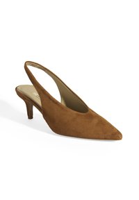 Escarpin slingback en daim marron avec une pointe effilée et un petit talon. Présente un design découpé et une doublure intérieure lisse.