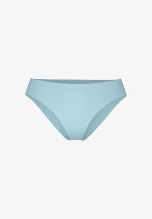 Culotte bikini pour femmes couleur bleu clair, en tissu lisse et au design simple, sur fond blanc.