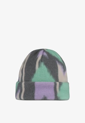 Gorro de forro polar con patrón abstracto en verde, gris y lavanda. Diseño con puño doblado, textura suave y distribución de colores variada.