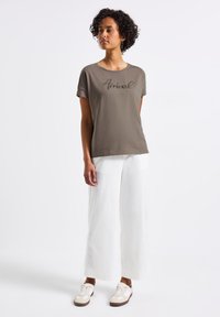 Street One MIT WORDING-STICKEREI - Print T-shirt - braun