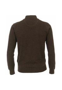 Brązowy sweter dzianinowy z wysokim kołnierzem, długimi rękawami oraz prążkowanymi mankietami i dolnym wykończeniem. Gładka faktura, bez widocznych wzorów czy akcentów.