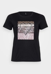 Schwarzes Baumwoll-T-Shirt mit einem grafischen Design aus Leopardenprints und einer Herzform in Gold-, Braun- und Rosatönen. Mit kurzen Ärmeln.