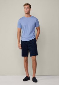 Hackett London PIMA - Jednoduché tričko - chambray blue