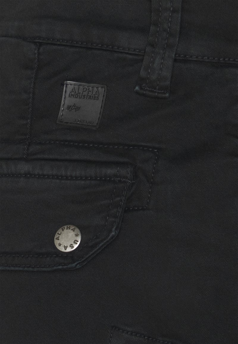 Herren Chino Shorts | Alpha Industries COMBAT Shorts black/schwarz - WM66595 Herren Chino Shorts | Alpha Industries COMBAT Shorts black/schwarz - WM66595